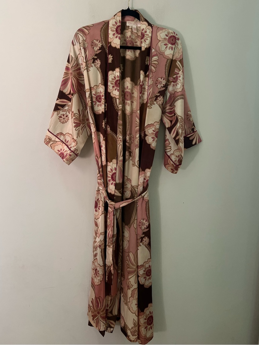 Oscar de la Renta Pink and Cream Floral Satin Kimono